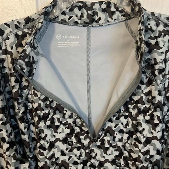 T by Talbots athletic wear. Pullover long sleeve top and leggings. Size XL-LP. - Picture 7 of 16